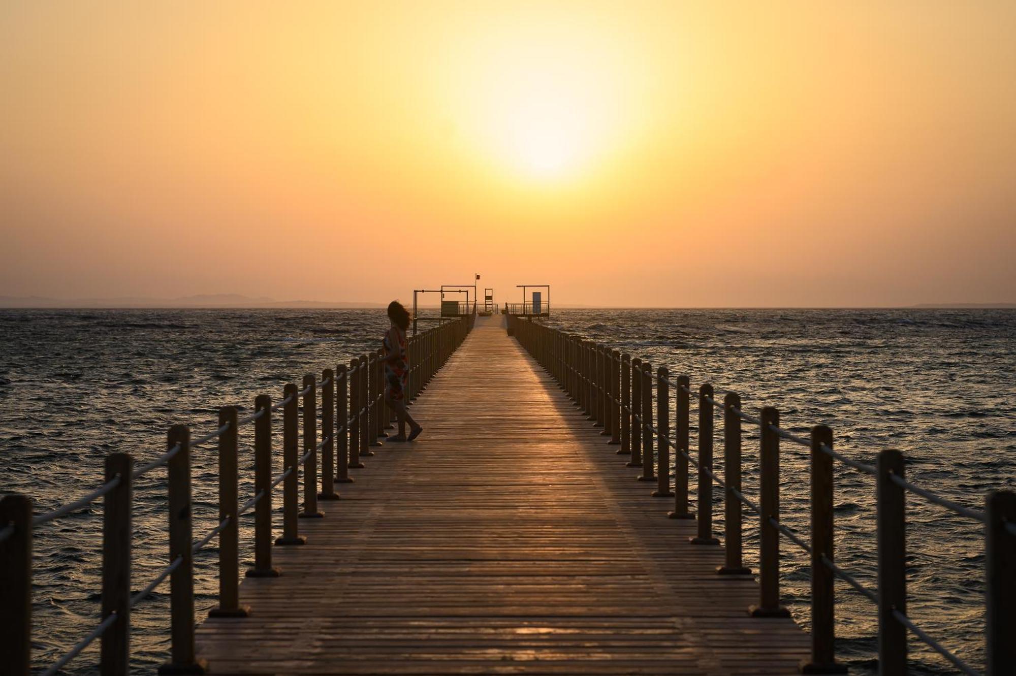 Iberotel Redsina شرم الشيخ المظهر الخارجي الصورة Sunset at the Red Sea